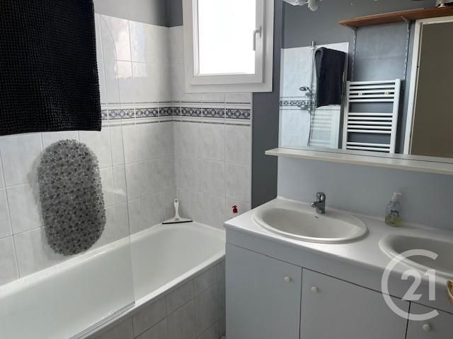 Afficher la photo en grand maison à vendre - 4 pièces - 82.44 m2 - ST PIERRE D OLERON - 17 - POITOU-CHARENTES - Century 21 Agence Des Pertuis