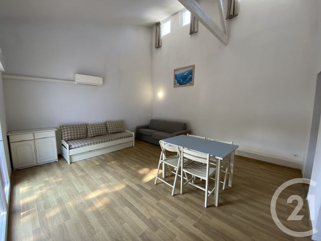 Afficher la photo en grand Appartement T2 à vendre - 3 pièces - 52.0 m2 - ST GEORGES D OLERON - 17 - POITOU-CHARENTES - Century 21 Agence Des Pertuis